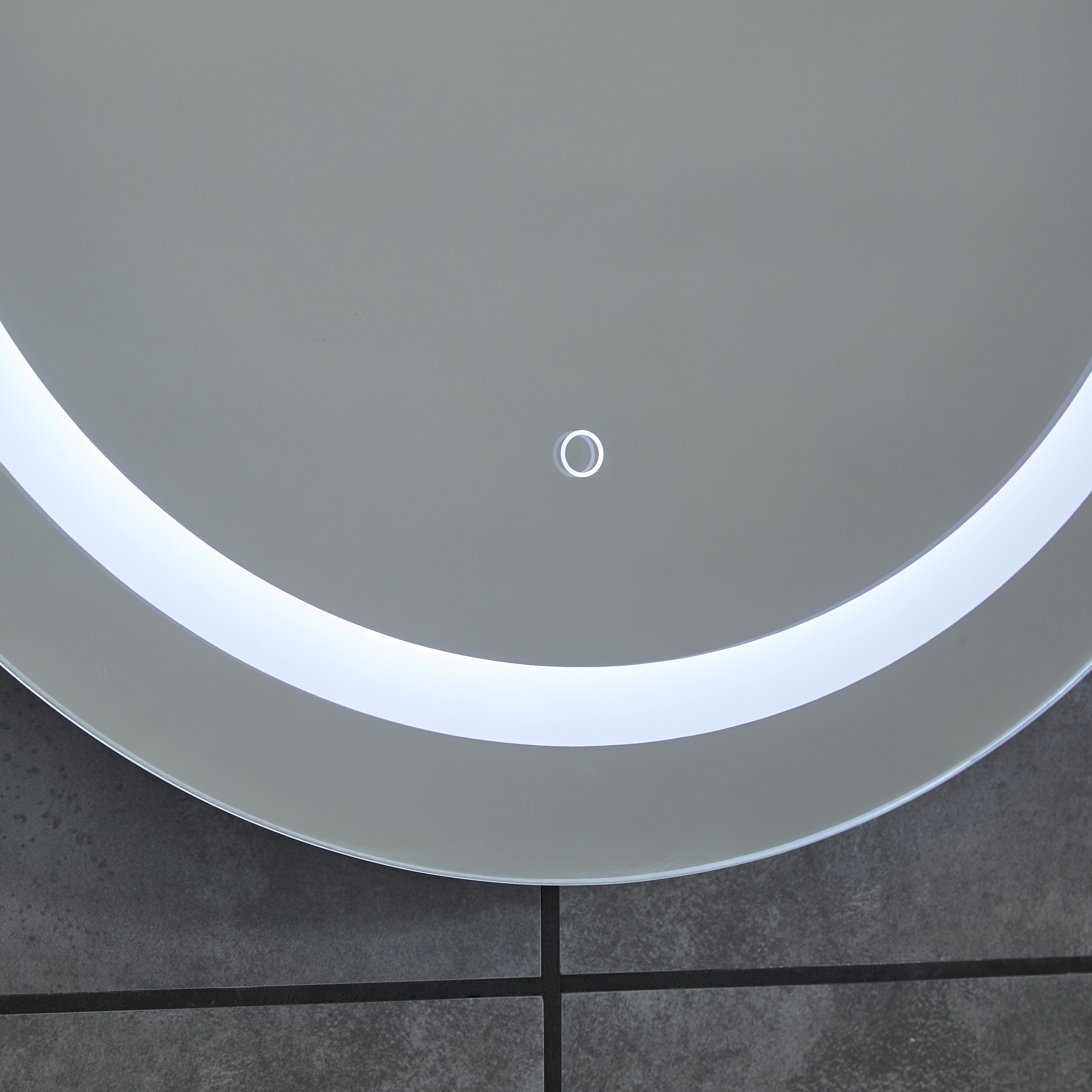 CE IP44 Round Illuminated Copper-free LED Bathroom Mirror